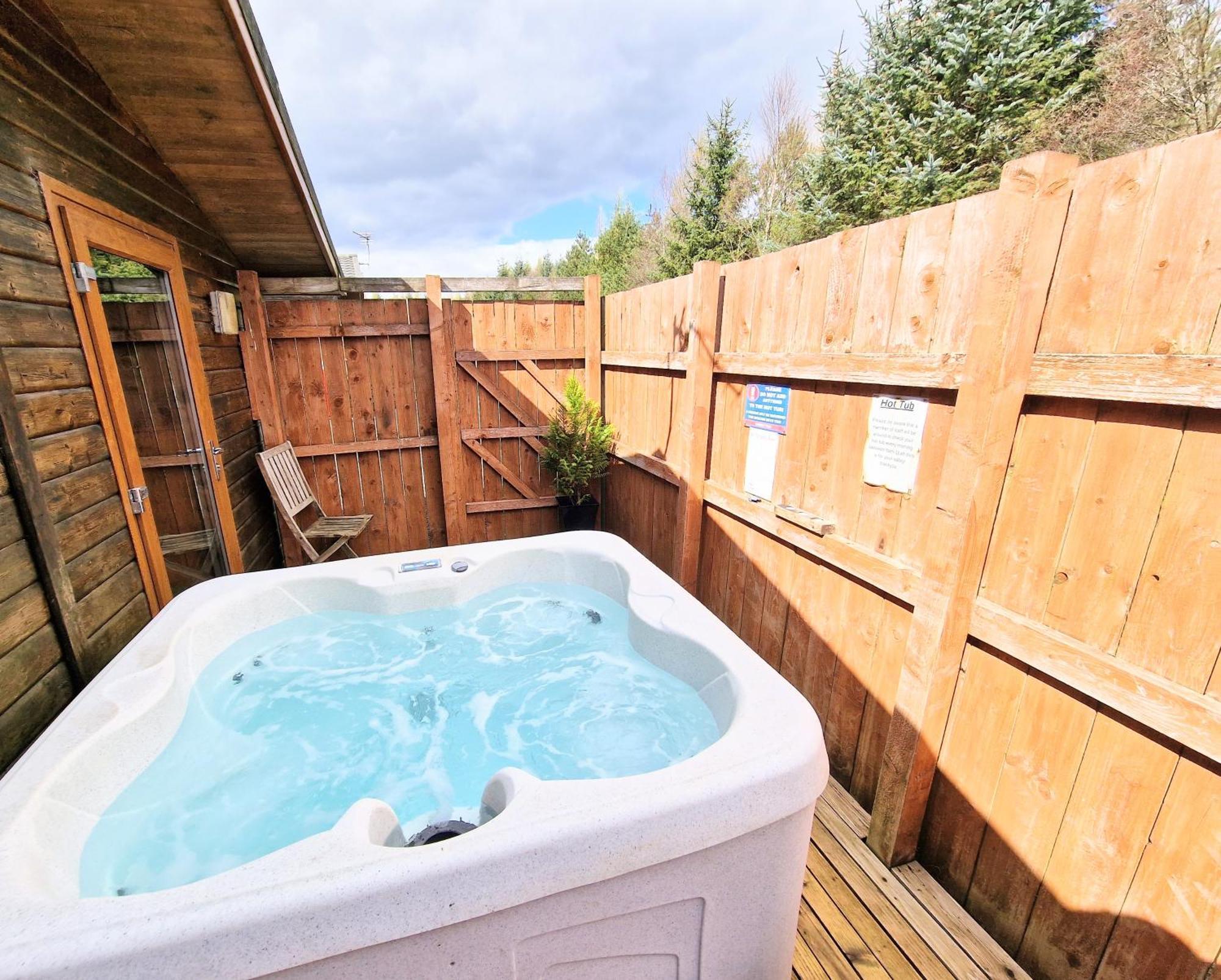 Вілла Lomond 2 With Private Hot Tub - Fife - Loch Leven - Lomond Hills Kelty Екстер'єр фото